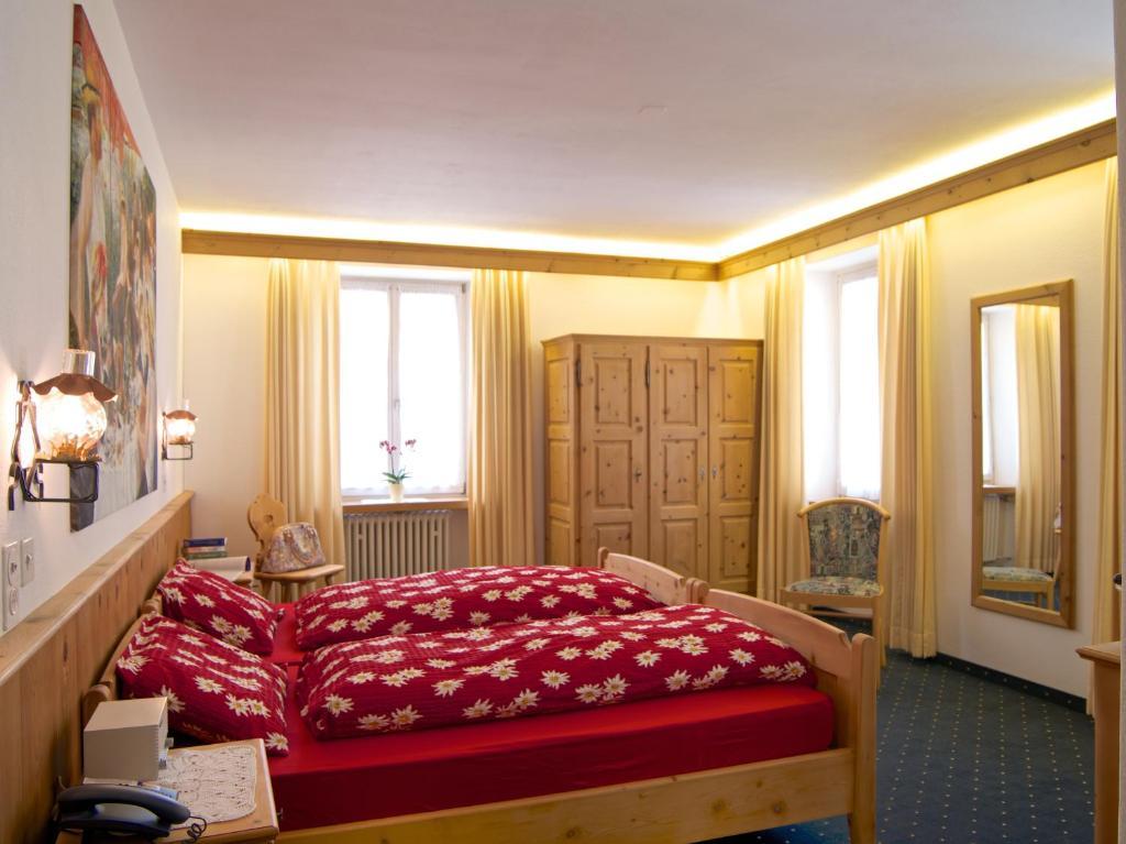 Poschiavo Suisse Hotel & Traditional Fondue Stube Oda fotoğraf