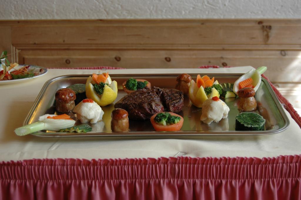 Poschiavo Suisse Hotel & Traditional Fondue Stube Dış mekan fotoğraf