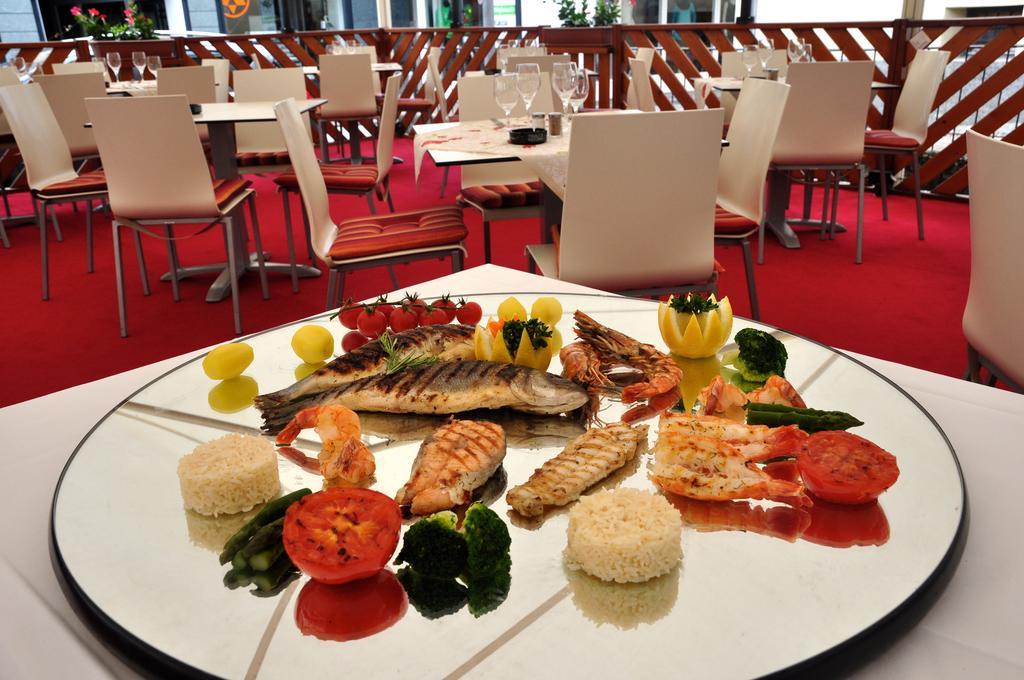 Poschiavo Suisse Hotel & Traditional Fondue Stube Dış mekan fotoğraf
